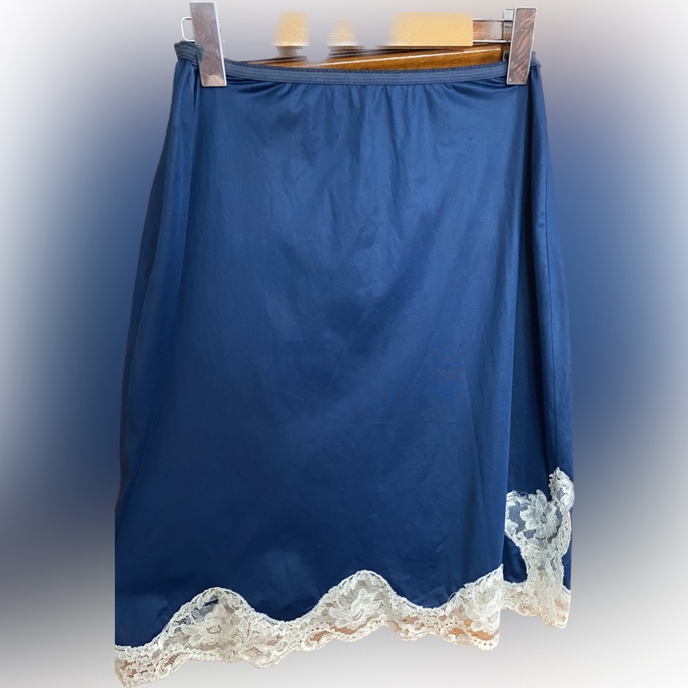 Gorgeous Vintage Hollywood Vasarette Slip Skirt